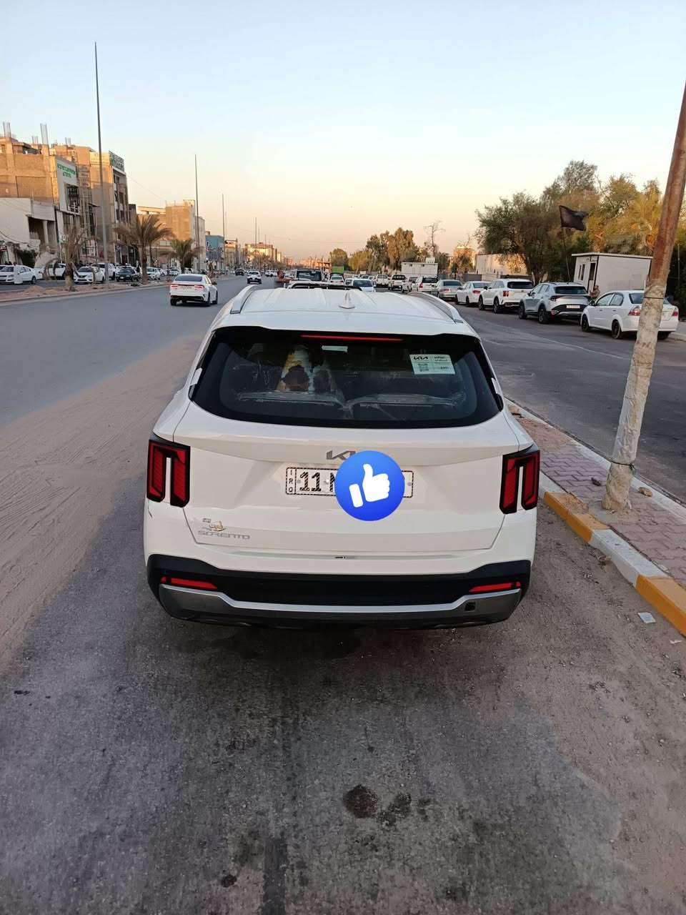 🔥 للبيع: كيا سورنتو 2025 خليجي - كسر زيرو (كفالة عامة) 🔥
​💵 السعر: 309 ورقة (وبيه مجال بسيط "حق الجية")
⏳ الممشى: 5,000 كم فقط (شبه أصفار)
📜 رقم السيارة: بغداد (اللوحة الدولية الجديدة)، باسمي والمداورة ثاني يوم.
📞 للتواصل: *********** (يتوفر واتساب)
​سيارة بحالة الوكالة، جديدة ومكفولة من الدعامية للدعامية!
​📌 التفاصيل الأساسية:
​النوع والموديل: كيا سورنتو 2025 (مواصفات خليجية)
​الضمان: كفالة عامة (مكفولة من الصبغ والضربة والتبديل وأي خلل)
​المحرك: 6 سلندر
​السعة: 3 صفوف مقاعد (7 راكب)
​💎 المواصفات (فول):
​ويل كب حجم 20 إنش.
​شاشة عرض على الجامة (داتا شو - HUD).
​شاشة وسطية كبيرة + شاشة متصلة بالعداد الإلكتروني بالكامل.
​كير ماوس + هاند بريك إلكتروني (بصمة).
​تبريد مركزي (3 قطع).
​كشنات كهرباء + جنطة كهرباء.
​حساسات أمامية وخلفية.
​نظام خرائط (GPS)، وباقي المواصفات المعروفة لهذه الفئة.
​📍 المكان: الناصرية
