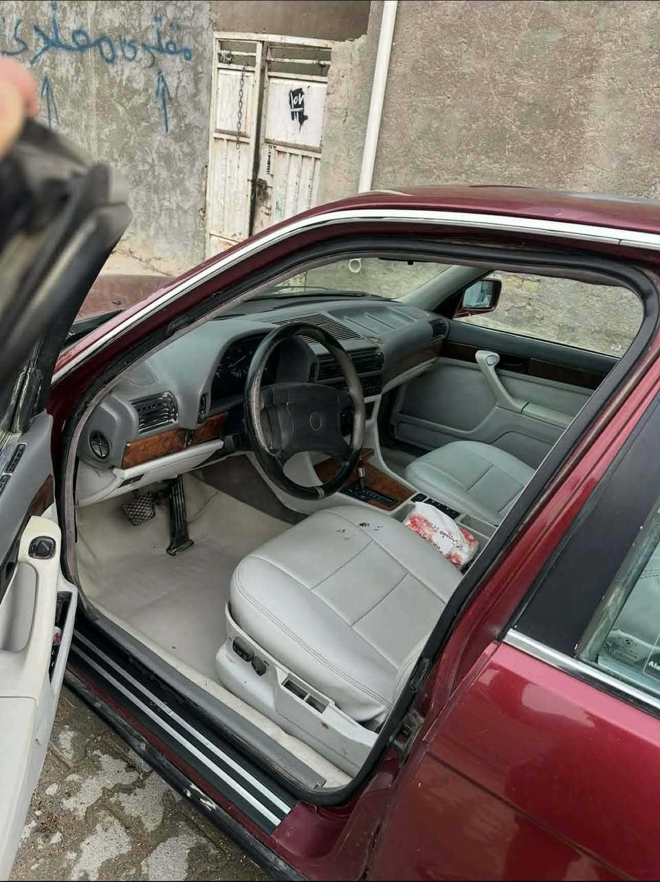 السلام عليكم مكلف بالنشر  سياره بي ام  موديل 93  تخم تاير كير محرك جديد سياره حلوة  مالت جناي هزه جديدة   المحرك 730 تبريد ثلج ❄️ رقمي ***********
