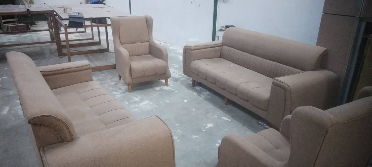 كنب • ٤قطع ٨نفرات • نضيف