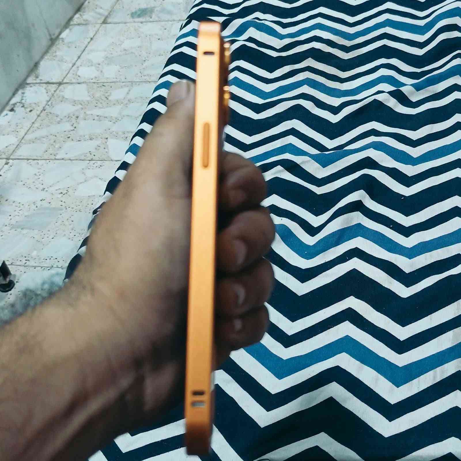 ايفون ١٣برو ماكس دبل شريحة  محور ١٧ ذ ١٢٨ بطاريه ٧٧ مبدل شاشة تفصيخ آمانة اللة   ومبدل كامره  تفصيخ .بي فطر بالضهر بسيط  للبيع او مراوس ب 11 برو ماكس او 12 برو ماكس مكفولات. واخذ فرق . بغداد الكمالية..للاستفسار اتصل وتدلل ***********

نص مكتوب في الصور:
- النمط الداكن متوقف الإضاءة الدافئة مشغل حتى ٧:٠٠ ص انسجام اللون متوقف
- حالة البطارية والشحن رسالة مهمة حول البطارية حالة بطاريتك متدنية جدًا. يمكن أن يبدل أحد مزودي خدمة Apple المعتمده البطارية لاستعادة الأداء والطاقة القصويين. العثور على خيارات الخدمة... الحد الأقصى للقدرة ٧٧٪ هذا قياس لقدرة البطارية مقارنة بقدرتها عندما كانت جديدة. قد تتسبب القدرة المنخفضة بتقليل ساعات الاستخدام بين عملية الشحن والأخرى. أقصى قدرة للأداء ستساعد الأنظمة المضمنة في النظام والمكونات في تخفيف آثار الأداء التي قد تلاحظها أثناء التقدم الكيميائي في عمر بطارية iPhone. شحن البطارية المحسن للحد من استنزاف عمر البطارية، يتعلم الـ iPhone من عادات الشحن اليومية، بحيث