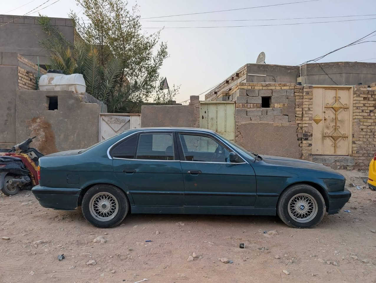السلام عليكم
بي ام 525 رقم بغداد مشروع وطني موديل 90 للبيع او مراوس حسب القناعه  ملاحضه السياره بيها خيط بخار قليل مكان الديوانية الاستفسار اتصال على الرقم أو على الخاص (***********)
