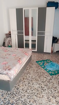 غرفه تركي 5 قطع نضيفه اخت الجديده استخدام قليل بدون اي ضرر تكمه داخلها...