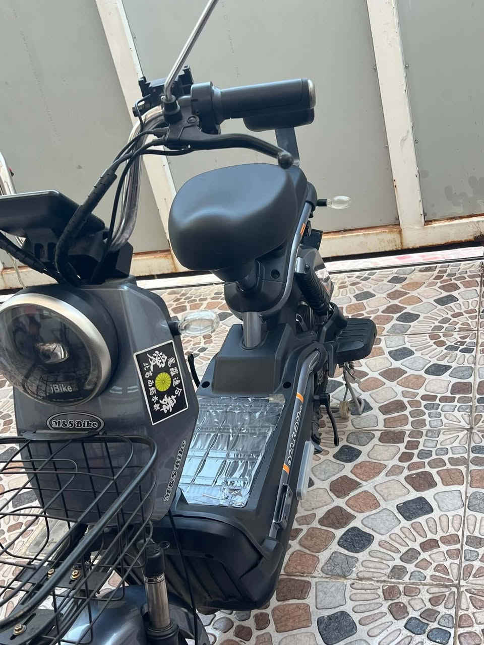 دراجە الشحن للبیع مودیل 2026 شرکە Ms bike حجم 14 دراجە نضیف اربع بطاریات بطاریات 16امبیر کل بشرط كهربایاط بشرط طایراط شرط سعر 300ومجال مکاني کرکوک حسابات رقم موبایل ***********
