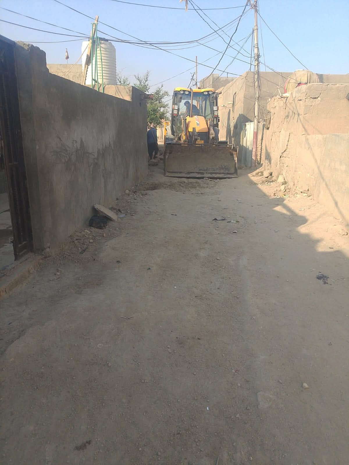 السلام عليكم بيت للبيع ب الرميثه منطقى الجزره البيت مساحه 550  يحتوي على ٣ غرف نوم +صاله 7 امتار + مطبخ 
صحيات داخليه +حديقه وكراج +حديقه مغلقه  +براني. 13متر مع صحيات وطرمه معزوله عن البيت مع مباشره الجهد الخدمي. ب شارع. مي مجاري جاهزه وجاي يشتغلون مقرنص   للاستفسار مراسله او الاتصال ع رقم ***********
