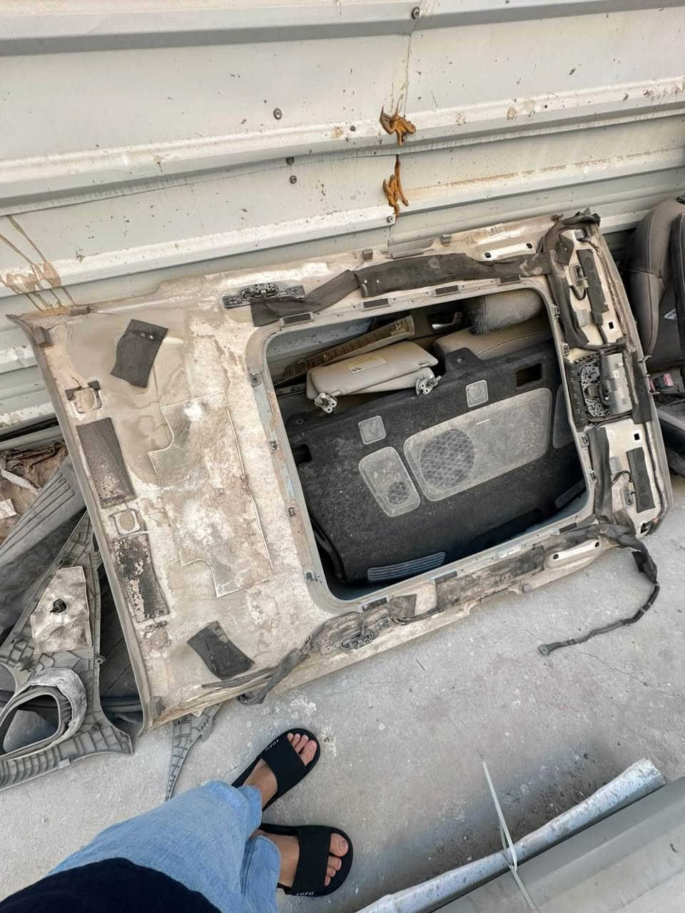 اوبتيما للبيع مديل 19 اس اكس اعلى مواصفات 
رقم بغداد تحويل بعده بلهزه 
داخله من امريكا كلين بدون حادث 
بلعراق صار بيها حرق ومن طفوها تاذه لبنيد وجاملغ و لباب ضفيره مايعه على لمكينه ولكير انه ابيع هيج كوم حديد بس سياره صبغها ما طايح دواخلها مابيهن شي انه فاتحهن و ضامهن 
مكاني بصره سراجي
*********** البصرة, العراق
