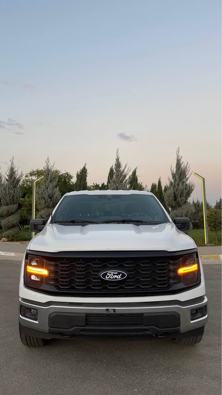 سڵاوتان لێبێت Ford F150 مواسەفات STX سەیارەکە تەنها 6,000مایڵ ڕۆشتووە زۆر تازەو جوانە گێڕو مەکینەی بەشەرت سەیارەکە ڕەقەم کاتییە تەنها چەمەلخی دواوەی سەکنی بۆیاخە بێ ناوگرتن مەکینە 5.0لتری8 بستۆن.
مواسەفات:
کامێرا 
حاسە 
رادار
ڕاگری نشێوی
جام کارەبایی
دیاریکردنی خێرای
ڕاگری مەچەک
قوفڵی دەرگاکان
لایت لید
دەبڵ ئەکسل
زۆر مواسەفاتی دیکە
نرخی 310 وەرەقە و مەجال
ژمارەی مۆبایل:*********** السليمانية, العراق
