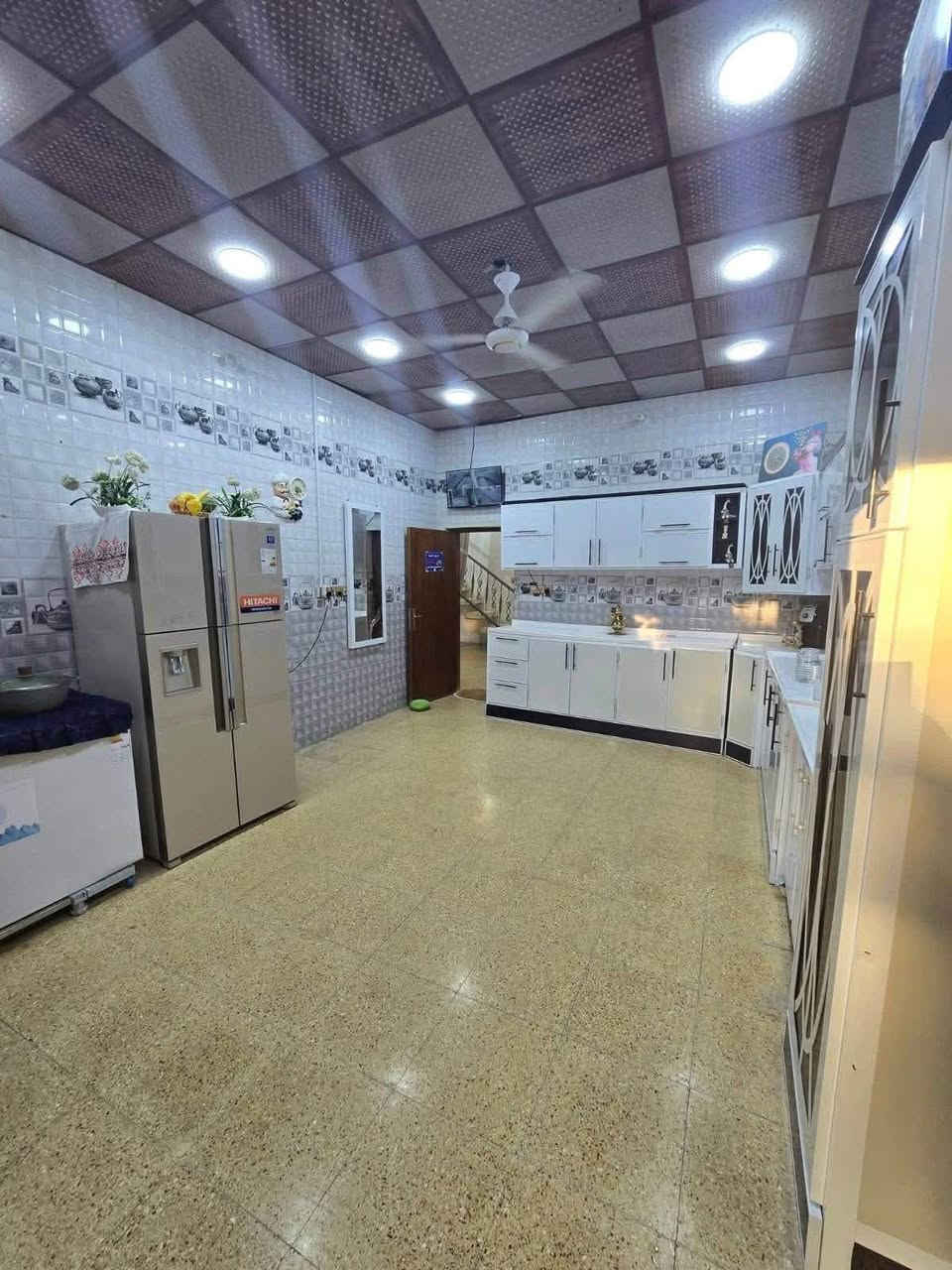 بيت  البيع  زراعي سند 25
العنوان التقيه الثالثه  مقابيل  حسينيه باب 🚪  الحواج                    ساحه التوديع شارع 10

المساحه 200 متر البيت ركن شارع شارع ملعب الخماسي
 مربع 
الواجهه 10
النزال 20 
البيت  طابقين 
غرفتين 
استقبال
صاله 
مطبخ 
مجمعات صحيه طابقين
واتساب  مراجعه مكتب 🏢 العاصمة للعقارات والمقاولات العامه العنوان الديوانية ام الخيل ساحه الاحتفالات قرب البلديه الجديده
