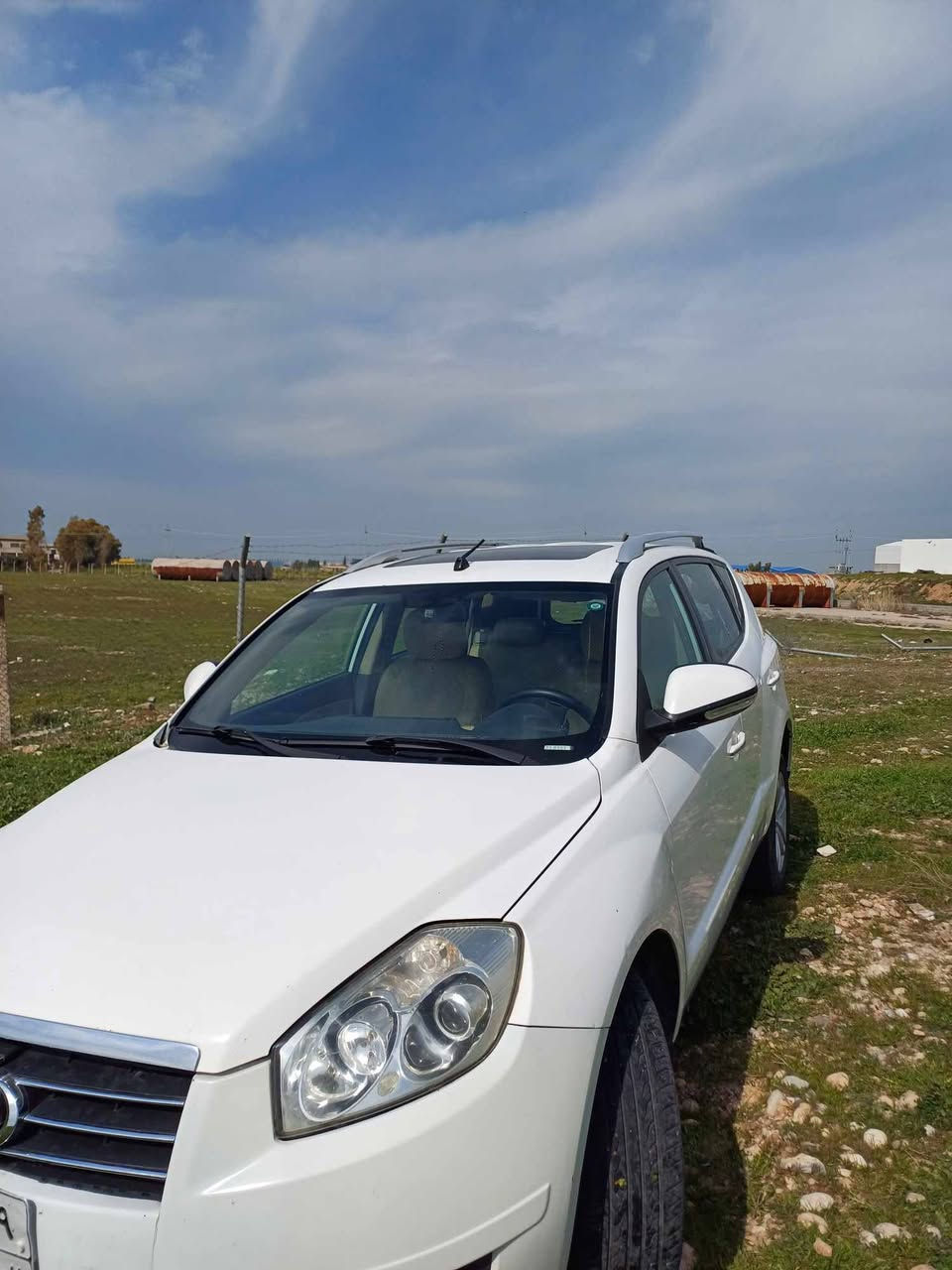 جێلی ئێم گراند GEELY EMGRAND X7
مۆدێل 2013
فوول مواسەفات  
سبوغ تەنها نیو چاملغی هەیە و ساردەکووتی نیە
گێر مەکینە بەشەر نەکرایتە
تازە توند کرایتەوە بێ کێشەیە 
ماڵی دۆستە 
سعری 80 وەرەقە و مەجالێکی کەم

***********
