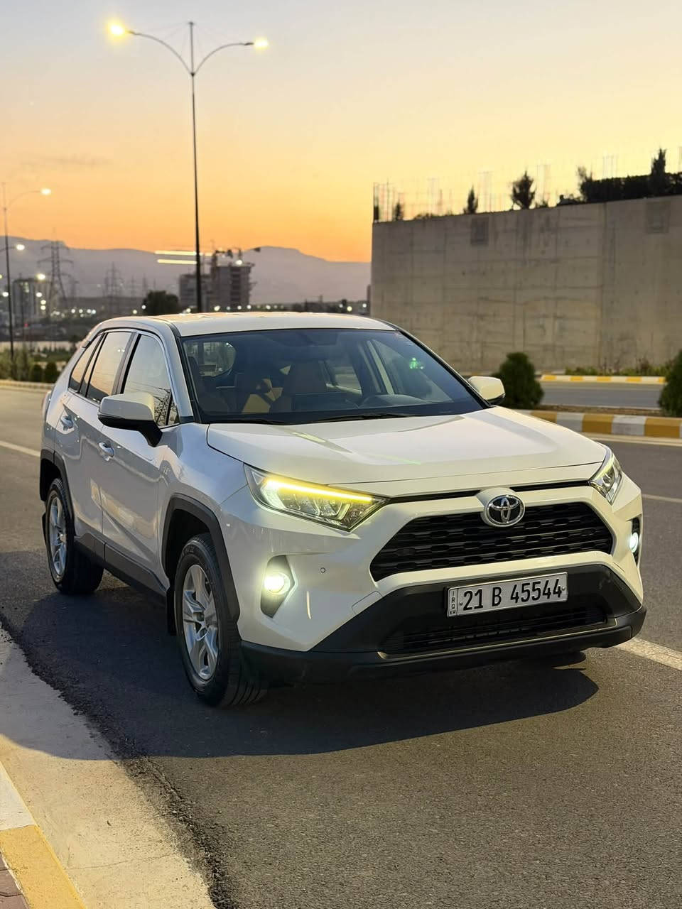 توێتا ڕاڤ4 سفری شەریکەی ساز
تەنها 88,000 km ڕۆشتوە

کامل سێرڤس کراوە

***********
