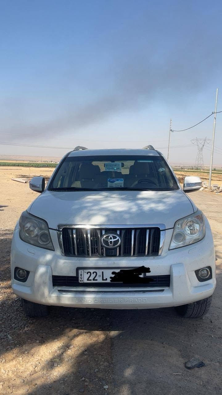برادو موديل 12 السيارة حلوة 4 بستم، بيها باب السائق صبغ+ شبر بالجنطة. فقط
 السيارة بسمي هزة جديدة سيارة راهمة وخير من الله.مال جناي. 
السعر. 210 ورقة 
***********
العنوان كركوك
