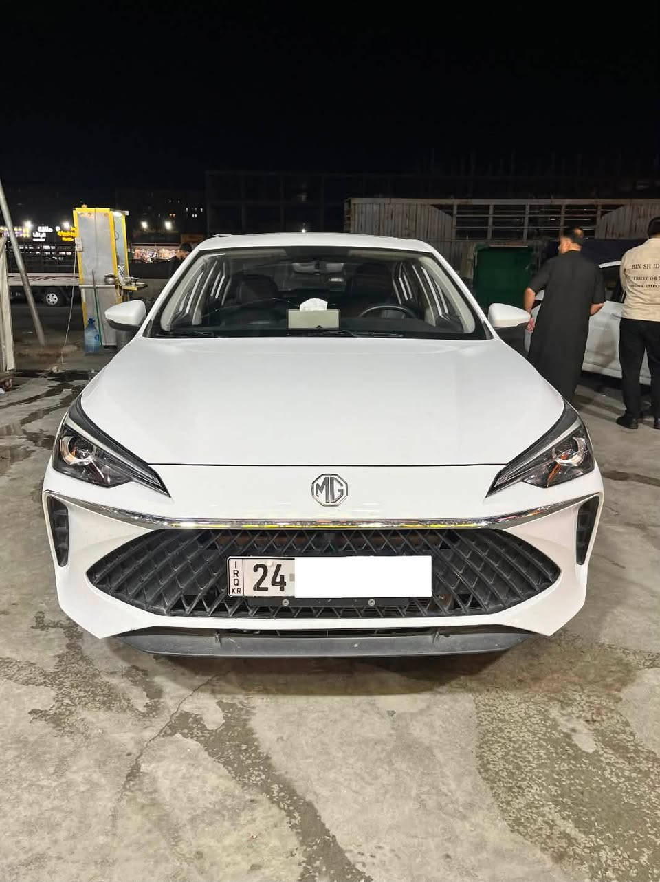 السلام عليكم للبيع MG5 ROEWE موديل 2024 سنوية بسمي رقم دهوك فول مواصفات مكفولة كفالة عامة عدى طخة بسيطة بالباب عكس السايق
 عداد المسافات 34 كيلو حقيقي قابل للزيادة
المواصفات :
محرك 1500/ كير اوتود /دواخل جلد/ سنتر لوك/ مدخل AUX امامي وخلف / تبريد قطعتين/ تدفئة/مقاعد رياضية/ أكياس هوائية تحكم مقود / مصابيح نهارية ومصابيح لد/
جام كهرباء ٤ ابواب/ نظام انذار/ حساسات خلفية وامامية/ دخول بدون مفتاح/ بصمة عدد 2/ فتحة بانوراما/ اشاير بالمري/ اندرويد اوتو/ نظام خرائط/ أوامر صوتية/ شاشة وسائط/ بروجكتر/ نظام ABS/ بلوتوث/ كاميرا درجة °360/ ابل كار بلاي/ حساس ضغط الاطارات/ مثبت سرعة وبعد عدة مواصفات مذكرتهن
السعر 96 ورقة وبيها مجال
مكان السيارة بغداد بسماية
***********
