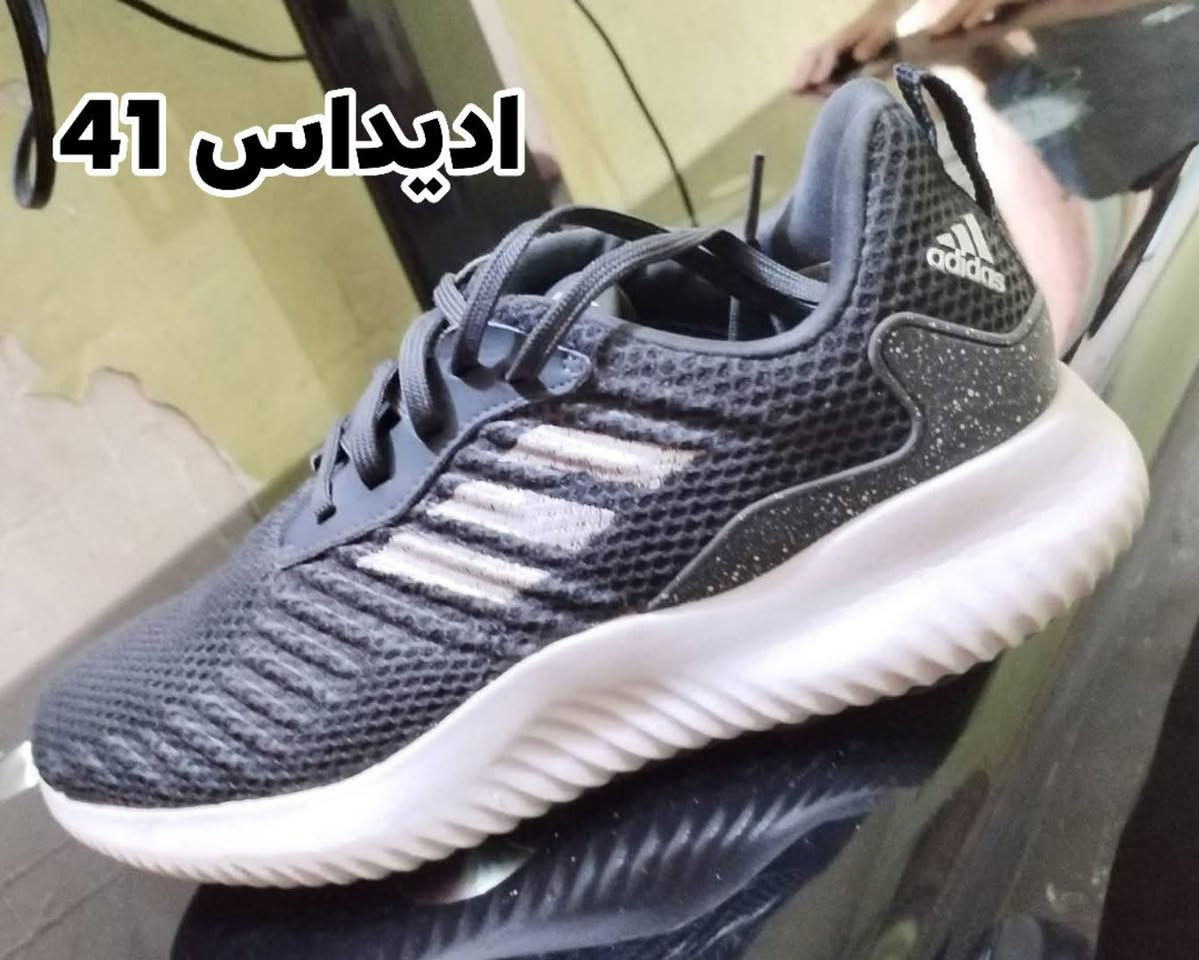 ***********

نص مكتوب في الصور:
- كيو سي 42
- ادیداس 41
- اندر ارمر 44
- اندر ارمور 41
- آندر ارمر 42