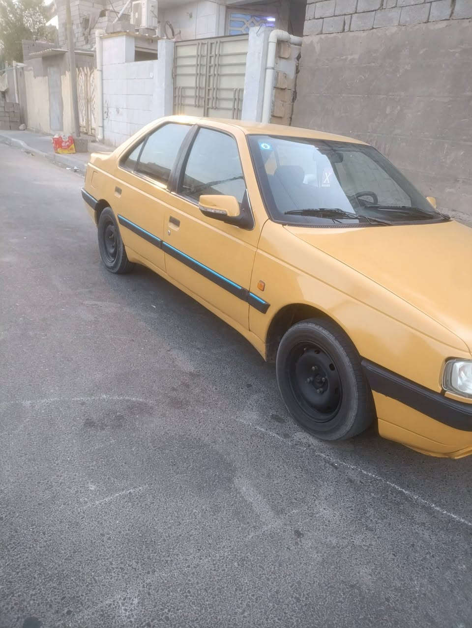 بيجو 405 موديل 12سياره جديده باسمي سنويه وارقام جدد انكليزي سياره جاهزه فقط نقص كمبريسر تبريد السعر 26ورقه وبيه مجال اتصال *********** اتصال او واتساب
