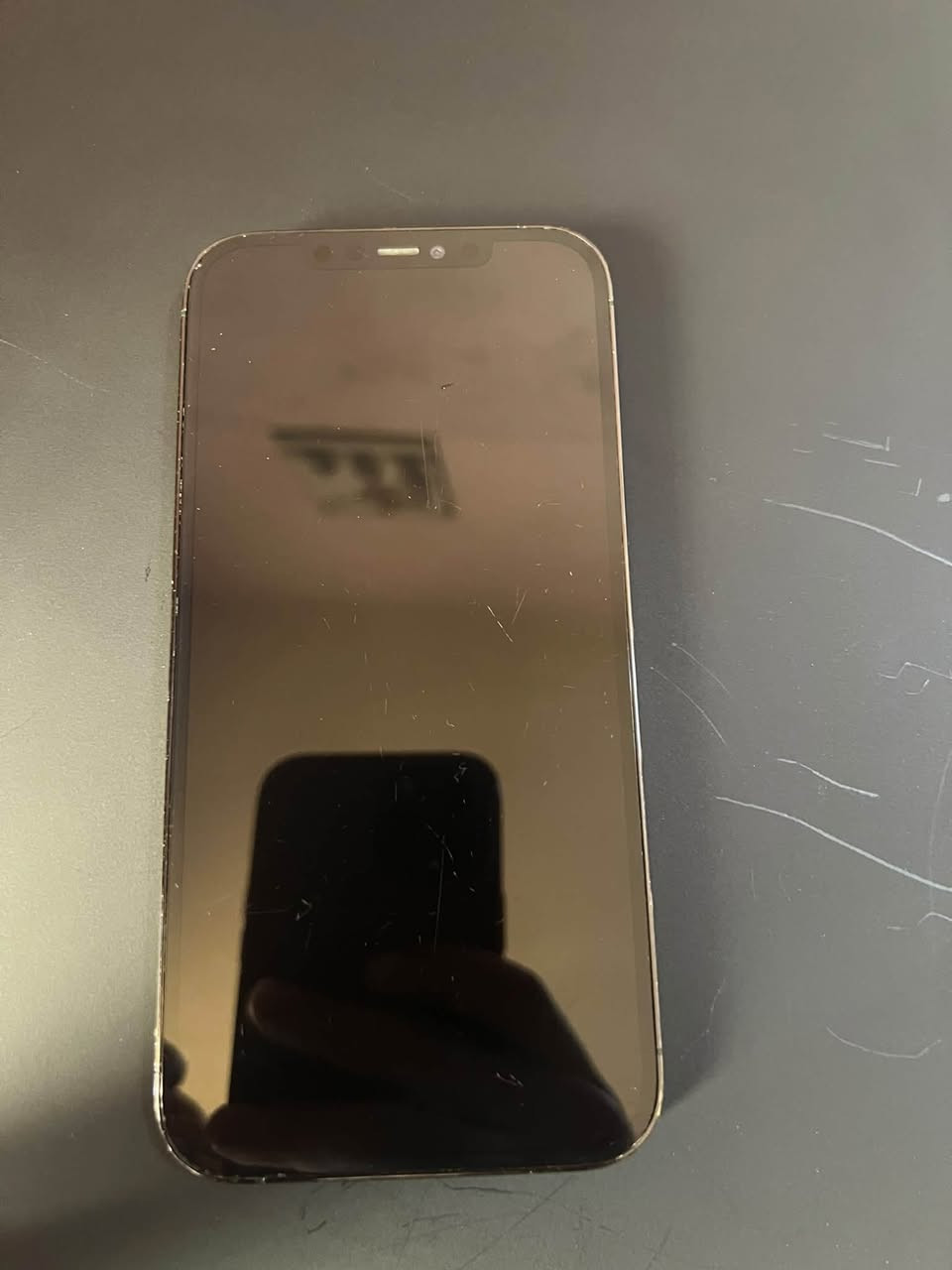 📱 للبيع iPhone 12 Pro Max – 256GB
🔹 الذاكرة: 256GB
🔹 الشاشة: أصلية مال جهاز نفسه، بيها فقط خط بالشاشة.
🔹 البطارية: مبدلة، أصلية 100%.
🔹 الكاميرا:
• كاميرا 1X لا تعمل اما 0.5X تعمل بشكل طبيعي
السعر295 الف
بغداد
***********
