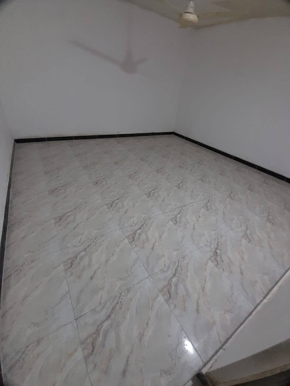 بيت للايجار
زعفرانيه نهايت اربع شوارع
طابقين مرمم جديد لبيت
استقبال/مطبخ /صاله 2/ غرفتين نوم 2/ صحيات/ سطح /
( اجاره 500 الف )
***********
