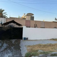 مدينة الذرى • ٢٥٠م • كراج وحديقة