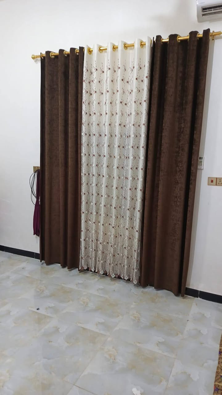 السلام عليكم بيت للبيع المساحه 288متر طابو زراعي سند 25 بناء حديث جدا يحتوي على استقبال كبير جدا مع الصحيات + غرف نوم عدد 2 + صاله كبيره + مطبخ حار + بارد ويحتوي على صحيات داخليه وخارجيه + طارمه وحديقه خارجيه + منور خلف
البيت // الموقع غماس خلف دائرة النفوس القديمه قرب مستشفى غماس الجديده كما موضح في الصور والفيديو للاستفسار الاتصال 

على هذا الرقم *********** // مكلف بالنشر

السلام عليكم بيت للبيع المساحه 200 متر طابو زراعي سند 25 بناء حديث جدا يحتوي على استقبال كبير جدا مع الصحيات + غرف نوم عدد 2 + صاله كبيره + مطبخ حار + بارد ويحتوي على صحيات داخليه وخارجيه + طارمه وحديقه خارجيه + منور خلف
