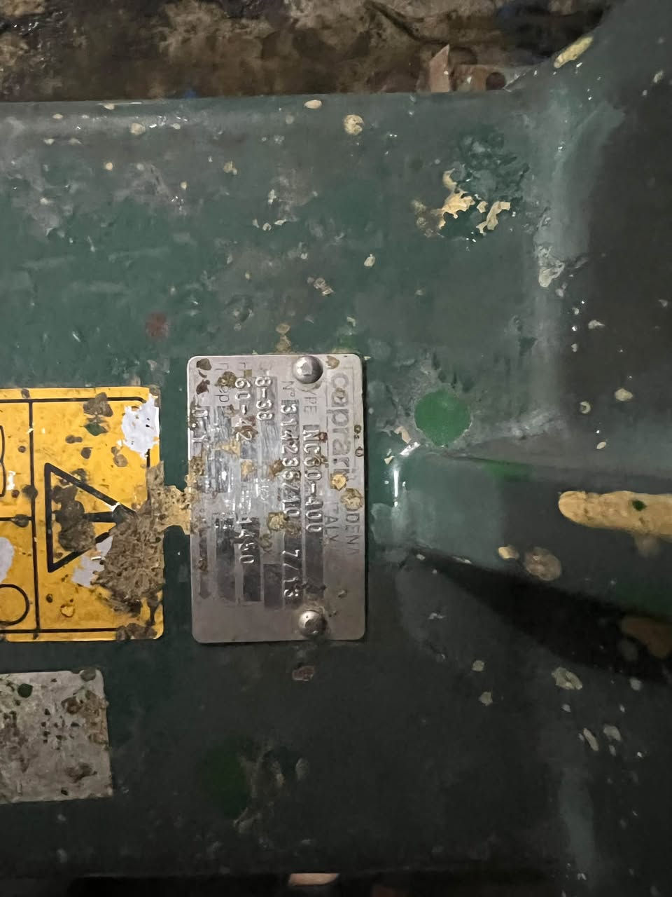 للبيع مضخه كابريرة 30 احصان ايطالي معه مضخه 3X4 هيت 60 ضغط عالي العنوان سامراء رقم هاتف 📞 ***********
