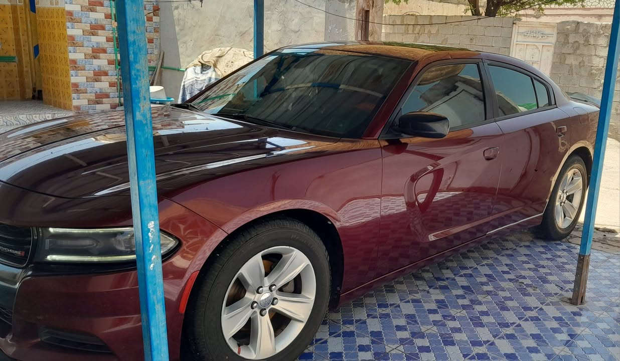 ﷽
سلام عليكم  ***********
جارجر موديل 2018 اصل🚘 بلاك توب
لون كرزي🍒 ماروني🍓
استخدام شخصي ما مشتغله خط ولا عبريه 
مكفوله من التبديل والصبغ 
كير محرك كفاله عله وضع الشركه 💯
 ادامه مضمومه بانزين💯  
تبريد 100‎%‎❄️❄️  
كامره  خلفيه دواره 📷
منظومه زنون  قوي جدا 🔦🔦
رقم ذي قار بسمي 👍
شرط التحويل ثاني يوم 
ماشيه 107 ميل 🔁🔀
محرك 3600
كير ماوس 8 نمر
شاشه حجم وسط 📺 
حساسات خلفيه
تشغيل عن بعد 
داخله تقرير تعمل وتسير
ما ناقصها شي الكل شغال
سونار موجود اولاد كريم حسون
صور الخارج +التقرير بأمريكا موجود 
ويل حجم 18/60/235
سنويه لحد 4 / 2029/5
السعر 190وبيه مجال بسيط 
مكان الناصريه قضاء الدوايه
