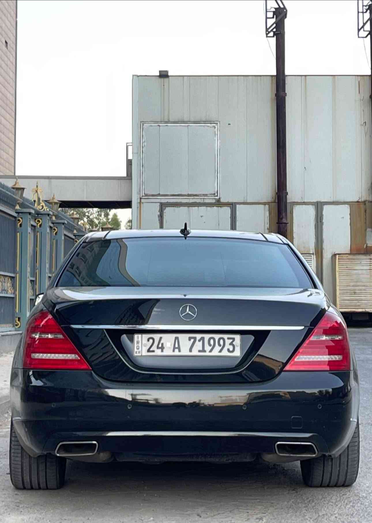 مرسيدس بنز S350
موديل  2011
وارد الماني ..
بدون ضرر صبغ فقط اجزاء البلاستيك..
مغلفة PPF بالكامل  ضمان 10 سنوات ..
بدون شخوط بدون جراد ..
تخم تاير  جديد ..
ماشية 242الف كيلو ..
صفر مسج ..  
 مواصفاتها..
اربع مقاعد  كهرباء تدفئة وتبريد 
بانوراما 
ناظور ليلي 
نقطة عمياء
ابواب شفط 
رادار ..
سماعات هارمن كاردن 
كاميرا 
جامه اماميه بوليرايز بلادي 
وخمس بردات كهرباء ..
السياره جاهزه وبدون نقص 
مكانها اربيل
السعر 220. وبيها مجال 
***********

***********

