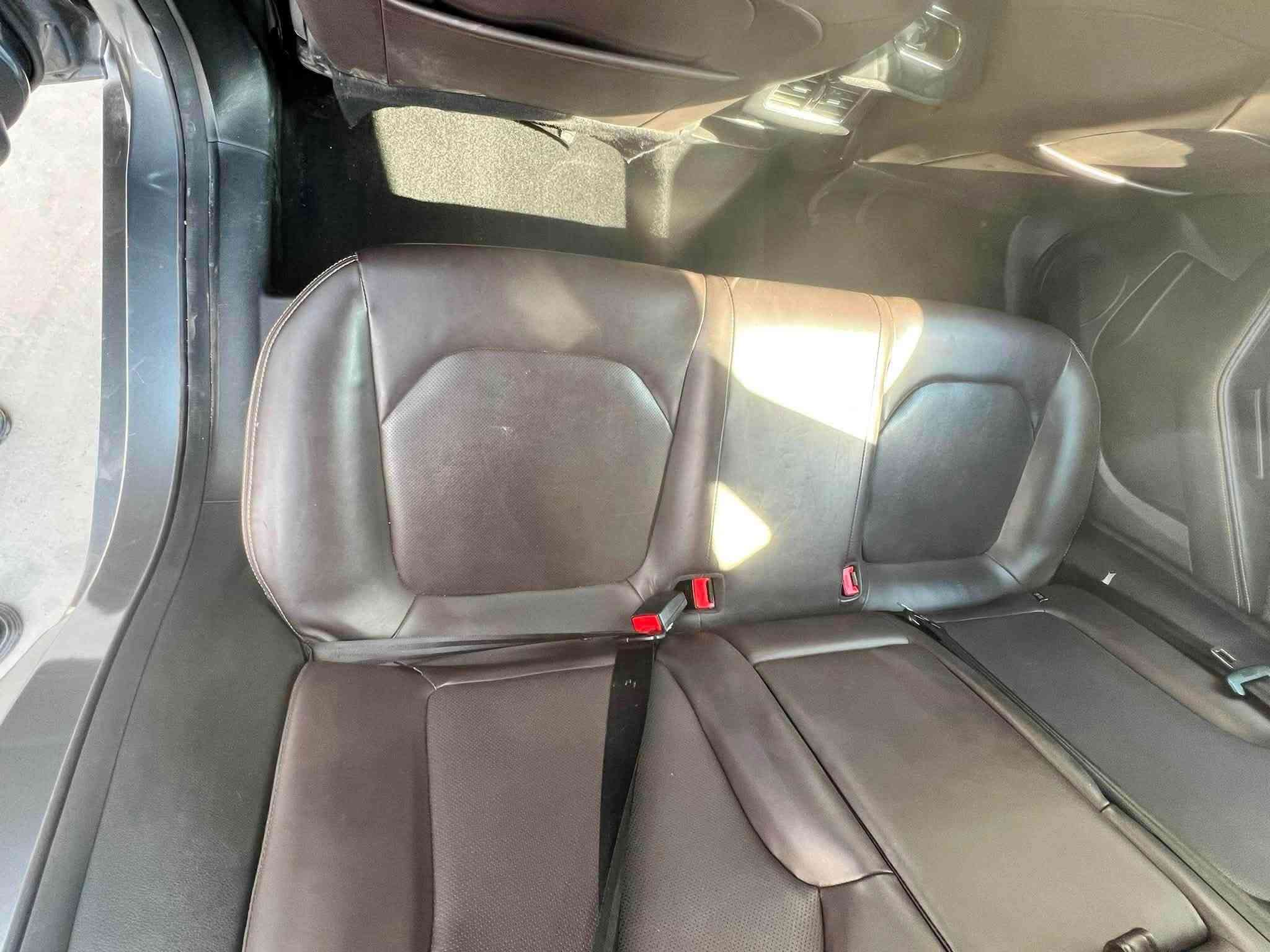 Jac J7 model 2023 FULL
65,000Km 
مواسه‌فاتی ( به‌سمه‌ - تحدیدسرعه‌ - دوو سویج - ئاوێنه‌ كاره‌بایی - ناو لید - گوشین جلد - شاشه‌ ئایپاد - سوكان ڤۆلیوم - كارپله‌ی و ئه‌پل پله‌ی - سلاید - سندوق گه‌وره‌ - لایت لید - ته‌برید دواوه‌ - جام كاره‌بایی - تۆربۆ - بریك ئۆتۆ هۆڵد - كمێره‌ی دواوه‌ -خساس - دژه‌ خلیسك ) 

( سه‌نه‌وی و ژینگه‌ی هه‌موو بێ كێشه‌ ٢٠٣٠ ) 

گێر تۆماتیك مه‌كینه‌ ١٥ تۆربۆ 

‌ ده‌عامی  سبه‌غه‌ و دو چامرغی سبوغه‌ لێداننه‌كی به‌سیتی هه‌یه‌ چامرغه‌كه‌ .

*********** whats app - vib

جاك J7 موديل 2023 FULL
65,000 كم
المواصفات: بصمة - محدد سرعة - مفتاحان - مرايا كهربائية - داخلية LED - جلد للمقاعد - شاشة آيباد - مقود مع أزرار تحكم بالصوت - CarPlay وApple CarPlay - سلايد - صندوق كبير - إضاءة LED - تبريد خلفي - زجاج كهربائي - تيربو - فرامل أوتو هولد - كاميرا خلفية - حساس - مانع انزلاق.

(السنة والبيئة كلها بدون مشاكل 2030)

جير أوتوماتيك، مكينة 1.5 تيربو.

فقط دعامي واثنين شمورغي سبوغة ،

*********** واتساب - فايبر
