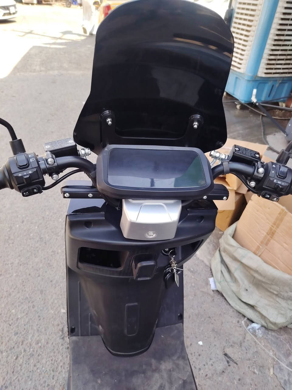 مستعجل على بيعته 650 وبي مجال حك الجيه بطارياته يقرن 10  نضافه فول ***********
