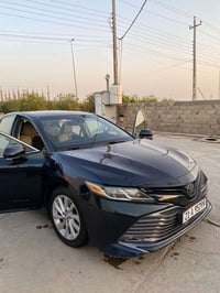 كامري 2018 LE+  داخل كريمي-رادارات-نقاط عمياء-تحديد مسار-مثبت سرعه-اشا...
