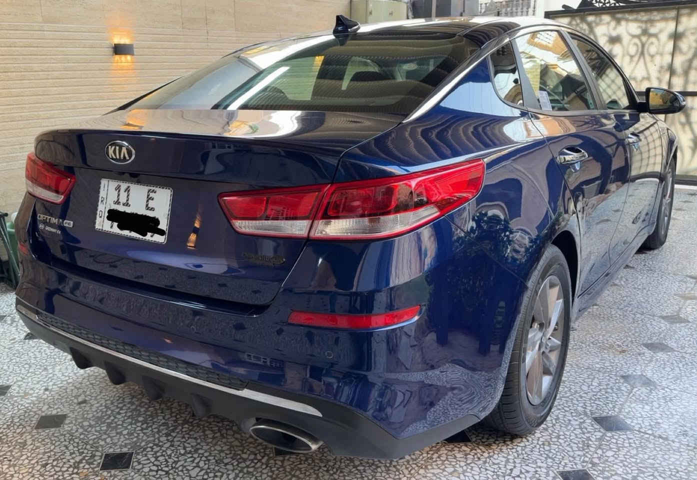 السلام عليكم ..
للبيع كيا اوبتما LX ٢٠٢٠ نص مواصفات امريكي حادث بسيط بدون ايرباك بدون اي دواخل بدون تبديل 
سيارة جديدة جداً بدون اي نقص محرك ٢٤٠٠ مكفول 
رقم بغداد مشروع وطني سنوية ب اسمي ( صور حادث بالمنشور)
المواصفات :-
١- شاشة كبيرة 
٢- رادارات جانبي وامامي 
٣- فول تحكم ستيرن 
٤- كامرة + حساسات 
٥- ماشية ٦٥ الف ميل 
٦- محرك ٢٤٠٠ مكفول
٧- ويل ١٩ + تخم تاير جديد 
وباقي المواصفات المعروفة للاوبتما 
ملاحظة ( السيارة ليبل واحد بدون اي تبديل صبغ فقط بنيد )) 
عنواني بغداد حي الجامعة
السعر ١٢٠ ورقة 
***********

نص مكتوب في الصور:
- BidCars
- 2020 KIA OPTIMA LX