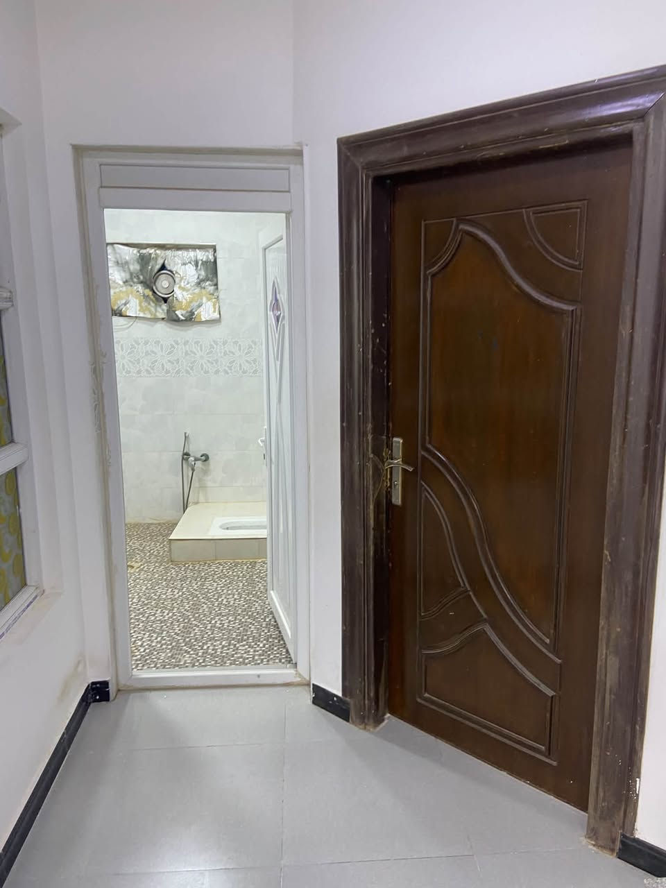 بيت للايجار في حي الخضراء طابقين بناء حديث يصلح سكني او عيادة او صالون
بيت للإيجار - الخضراء

طابقين بناء حديث

يتكون من:

• 4 غرف نوم

• صالة كبيرة

• كراج

• مجموعة صحيات

يناسب للسكن أو صالون أو عيادة

البيت ايضا مجهز بكاونتر

سعر الإيجار: 1,300,000 شهرياً

للاستفسار اكثر ***********
