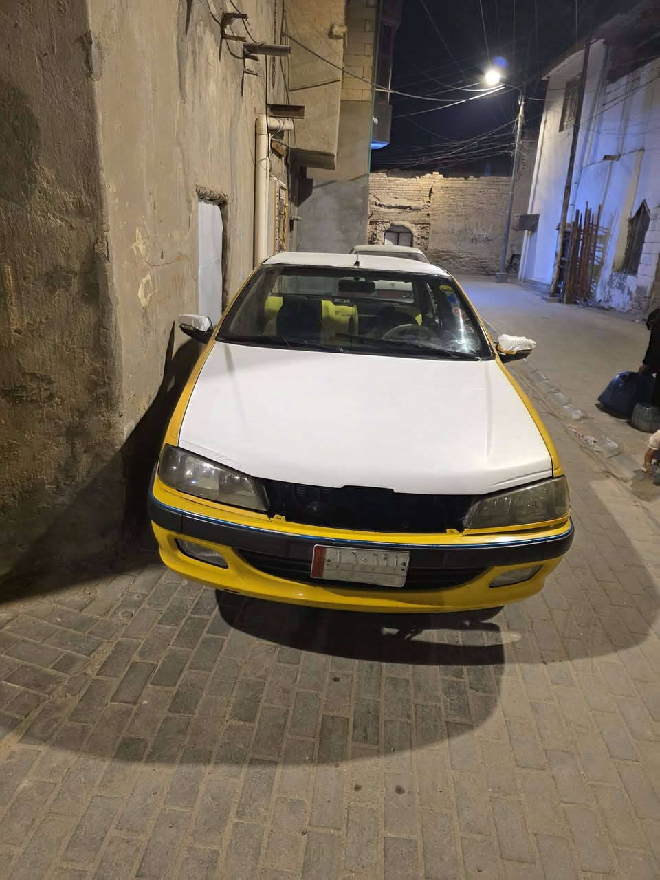 بيجو بارسمعروضه 26 ورقه وبيه شويه مجال الشراي واني خادم على الخاص غير موجود *********** انتصل وتامر واتساب موجود موديل 2015 اصفره ونطيه الك من كلشي  السيارة جاهزه من كير ومكينه وتبريد ثلج خير من الله كبل الشارع متخصر عليه ربع دينار والله العظيم كلشي جديد بيه وتجي وتشوف بعينك
