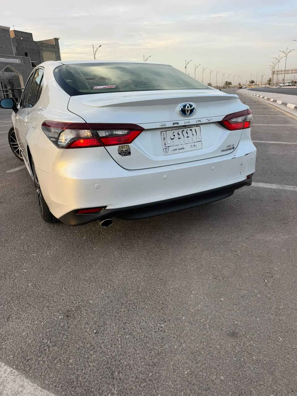 تويوتا كامري مديل ٢٠٢٤ هايبرد خليجي وكالة عبد الطيف رقم بغداد مواصفات GLE معروفة بيها قطعتين صبغ جاملغ وبنيد السعر ١٨٥ وبيها مجال رقم موبايل ***********
