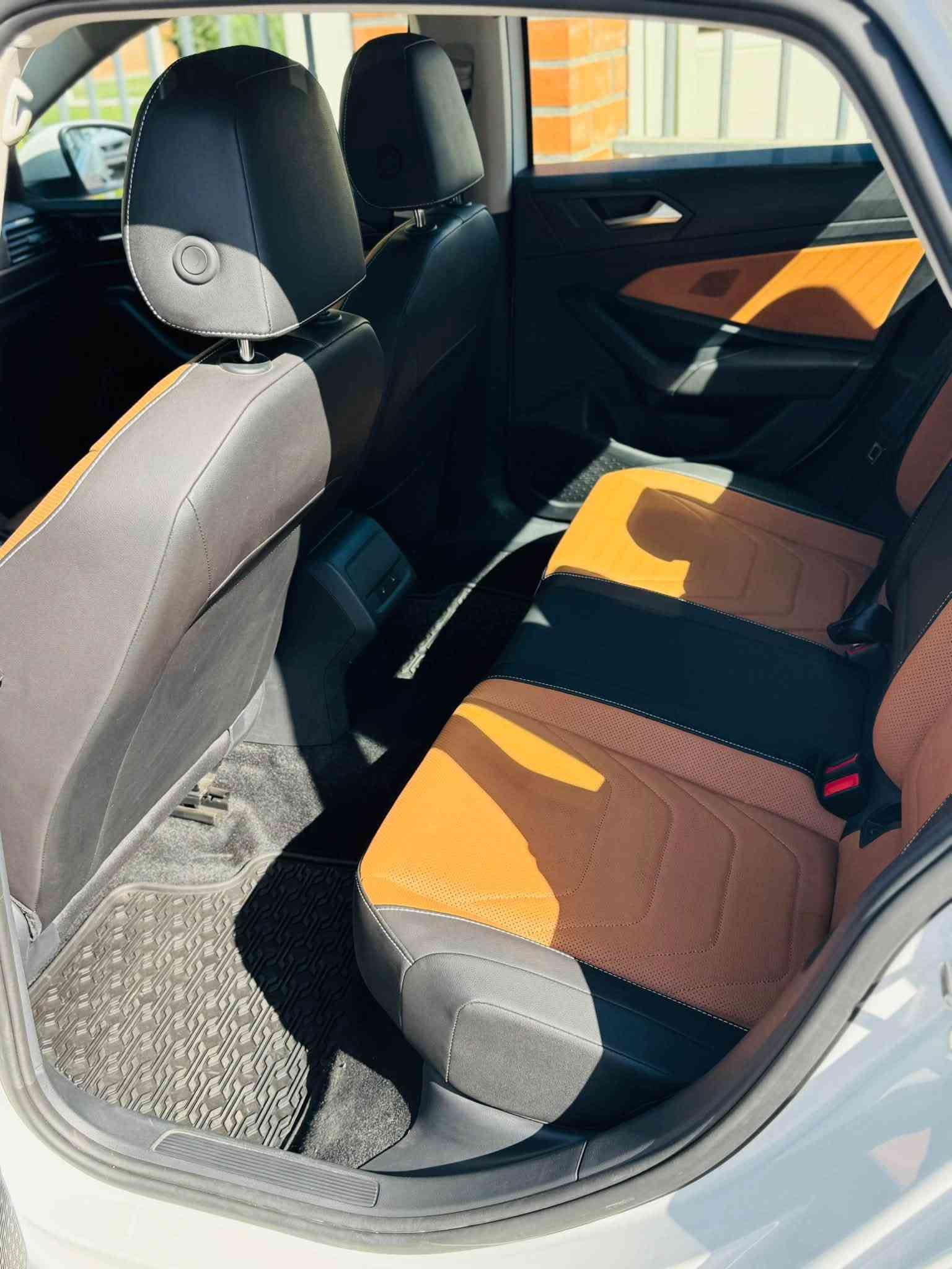 Volkswagen Jetta 2024 Sel premium
11 هەزار مایل ڕۆیوە 
بۆنید و جملغ سایەق بۆیاخە بئ ناو بئ ارباگ 
پێشو پشت بیلادی 
ناو قەیسی 
ژمارە کاتی ٣ مانگی لەگەڵە 
گێڕو مەکینەو کارەبایی بە شەرت 
رقم شاصی 3VWGM7BU3RM076377
گەر مشتەریت نامە بنێرە یان تەلەفون بکە 
***********
***********
