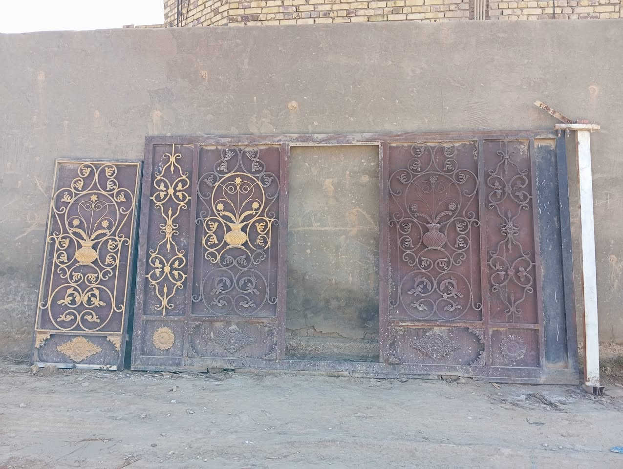 باب استكام كلش ثكيل
الطول 4 امتر 
السعر 300 وبي مجال 
***********
