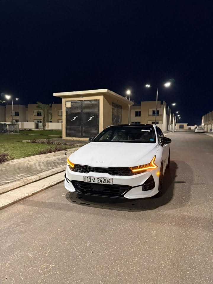 السلام عليكم
K5 2024 gt line مواصفات فول بانوراما داخل احمر كشنات تدفئة محرك 1600 
ممشى السيارة 51الف كيلو  متر 

السعر180 وبيها مجال للاستفسار ***********
