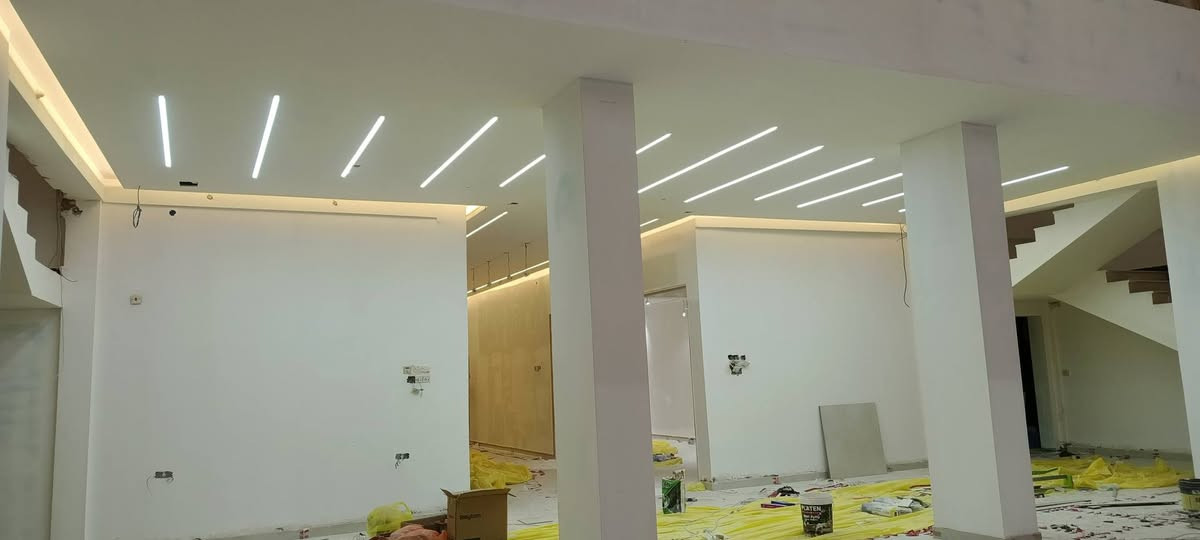 خغكادر كهرباء متفرق للعمل تسليك وربط وشد اناره والسركت والبنل في البصره ابوالخصيب ***********
