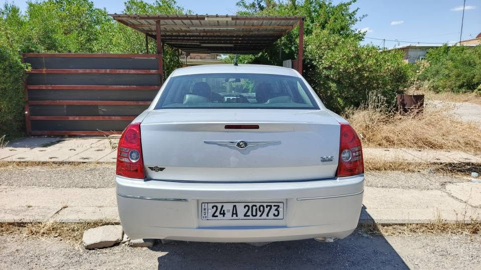اوباما 2008  
مكينة 3500
 abs 
تدفئة وتبريد 
دواخل جلد  كشن سائق كهرباء 
لايت زينون عالي وناصي بطارية جديد  مع طخم اطارات جديدة   حدادية  ٩٥٪  
كير ومحرك جدد.  لا صرف لا بخار 
رقم دهوك  شرط تحويل  بيها ٣ قطع صبغ.  ابيلعك حزام 
السعر المطلوب 100 ورقة بي  مجال قليل  بدون مراوس 
 مكاني كركوك.  *********** كركوك, العراق
