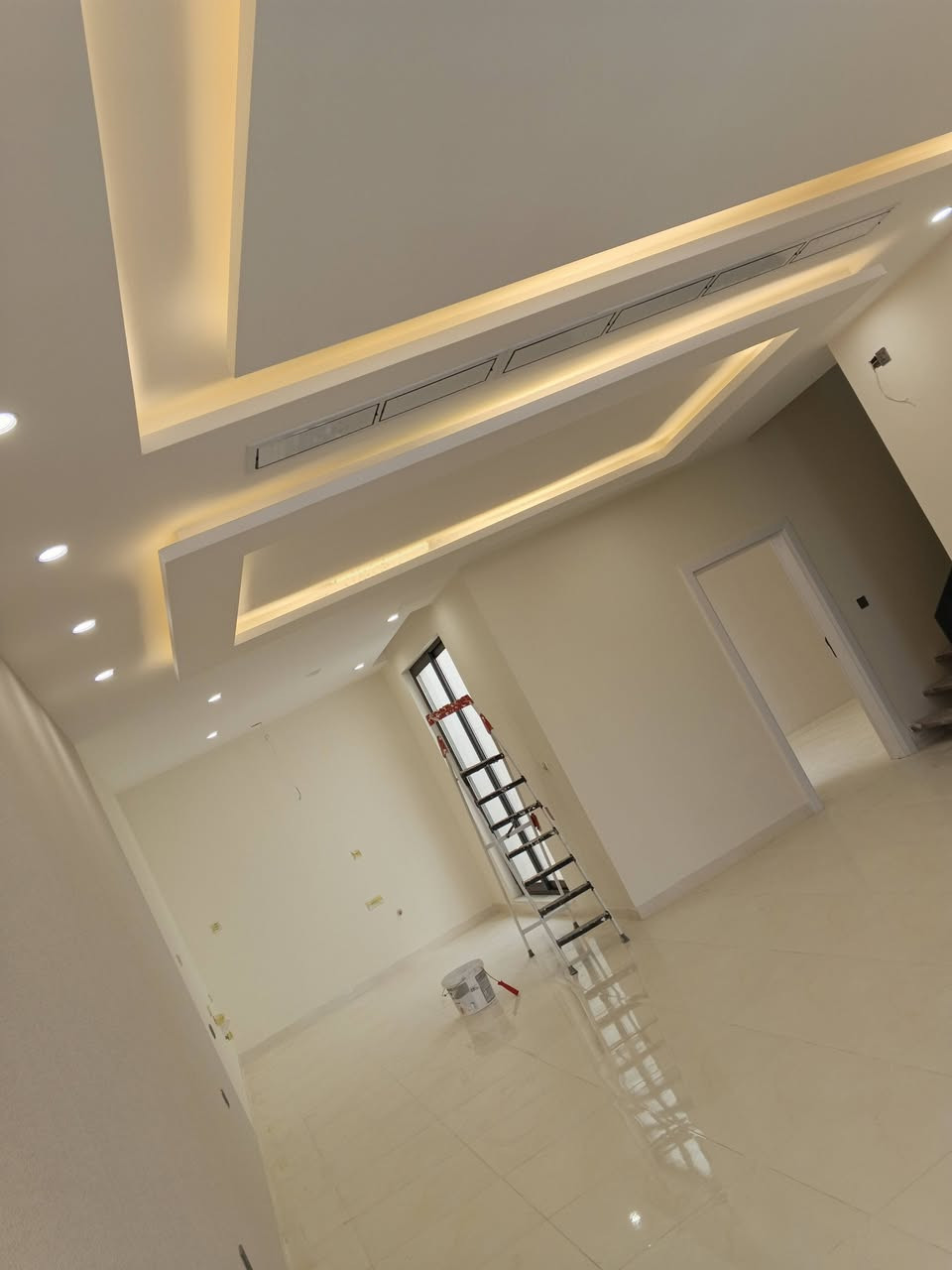 سلام عليكم اسطه صبغ متفرغ حالين وبسعار مناسبه شغل هندسي شرط اتصال ***********
