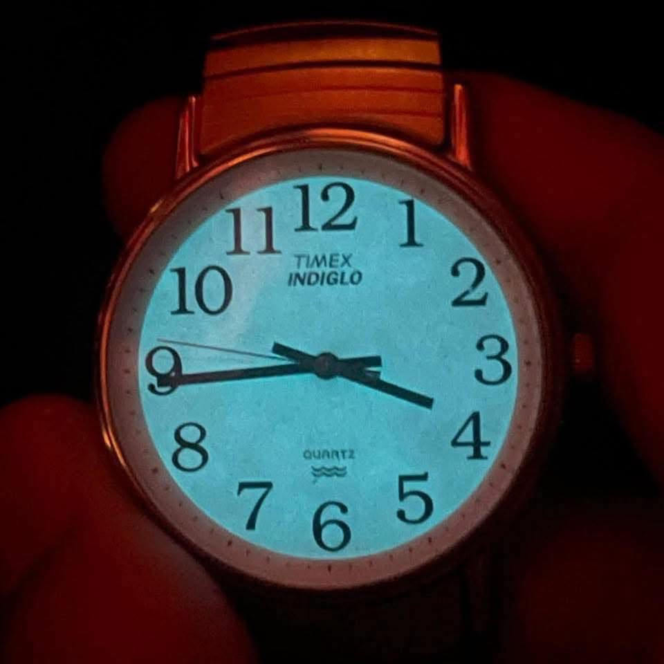 ساعه ‏Timex Indiglo باله اورجينال نضافة 100‎%‎

قطر الهيكل 34 ملم

سُمك الهيكل 8 ملم

مينا انديجلو المضيء

مقاومة للماء حتى عمق 30 مترًا

ساعه فنتج كوارتز من تايمكس مينا باللون الأبيض سوار قابل للتوسيع من الستانلس ستيل هيكل بلون ذهبي من زجاج كريستالي 

———————————————-

يوجد توصيل 🚚 ( بغداد - محافظات العراق )

☎️رقم الهاتف : ***********

للحجز - دايركت
