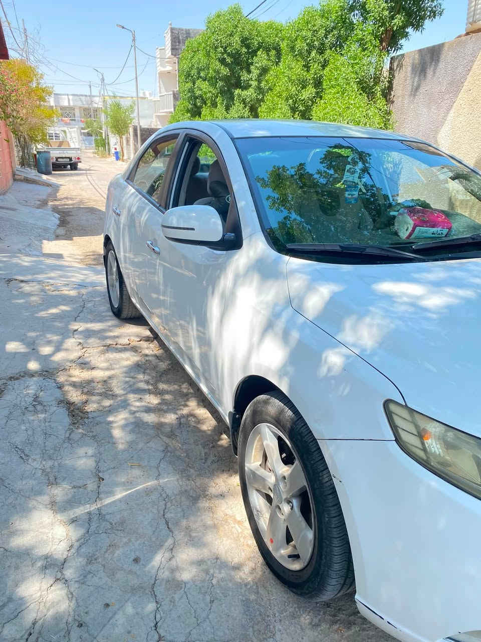 سيراتو ٢٠١٣
وارد خليجي

محرك ٢٠٠٠

مواصفات Ex

شاشة 

كاميرا

حساسات

ماشية ٢٥٨ الف

محرك مامفتوح

كلين تايتل بدون ضربة فقط بارد شوية من باب السايق وشوية من الباب الخلف السايق مع بعض الملاحظات (رصعات ٢)

سيارة خير من الله مال جناي

سنوية ٢٠٢٩ باسمي تحويل ثاني يوم

السعر ١٠٥ $ وبي مجال
للاستفسار 
***********
