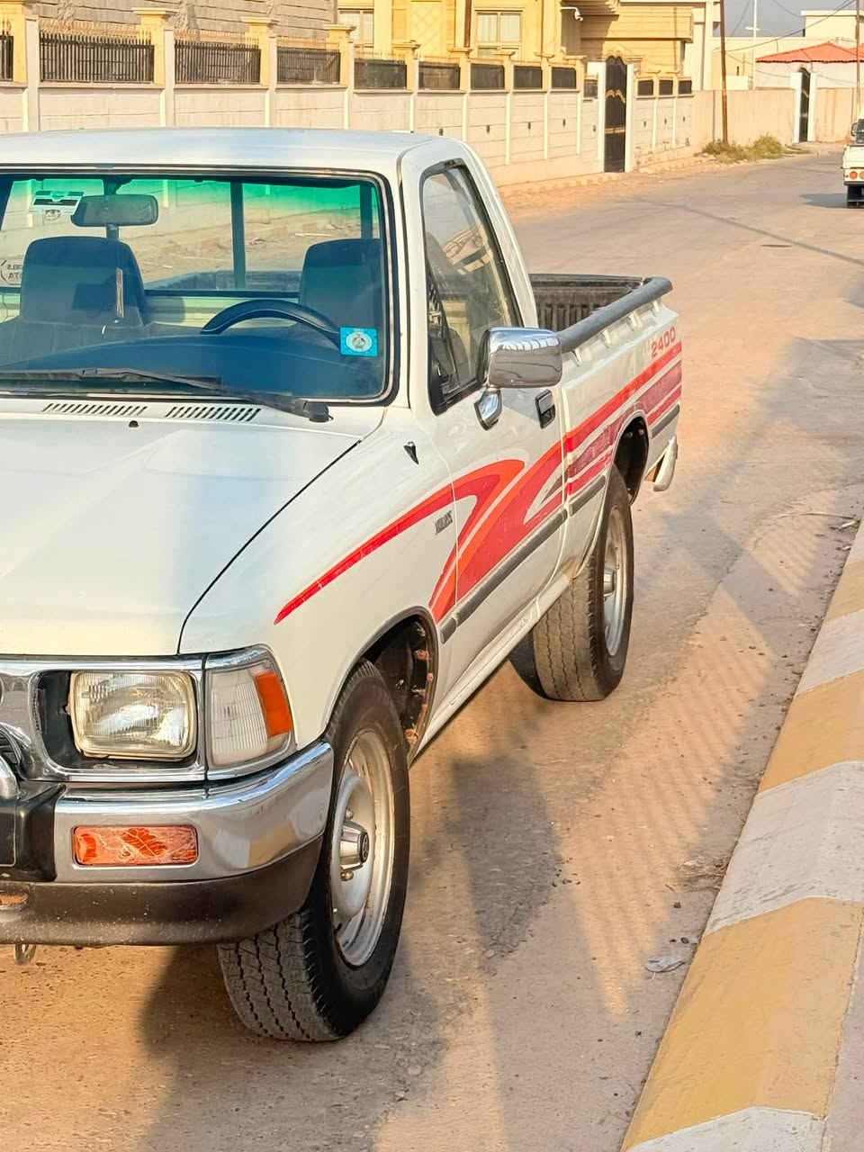 السلام عليكم للبيع تيوتا موديل 1992 مكفوله كفاله عامه رقم صلاح الدين دولي تحويل ثاني يوم سياره مال بيت باور ستيرن تبريد ثلج تدفئة نار غلاف اسود اصلي تايرات تخم كامل يوكهامة الأصلي كير واكسل ومكينة مكفولات سياره كلها ع شركة برغي ماناقصة مكان السيارة صلاح الدين قضاء/بلد للاستفسار اتصل ع رقم ***********
