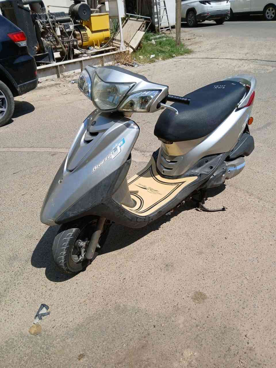 سلام عليكم البيع بريز بغباء دراجه جديده نكره سلف بكل وقت كله شغاله كهربائيات كفرات كله ختم واحد وكلشي بلادي بيه يابانية قبل شهر نزلته رمبه سعر مليون 300 مكاني كاظميه او ساحه عدن للاسفسار على رقم ***********
