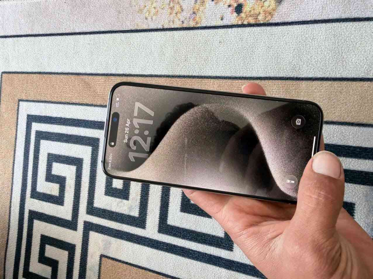 سلام عليكم
ايفون ١٥ برو ماكس 
٥١٢ كيكا 
٢ سيم zaa
مبدل شاشة 
كلشي نظيف سعر ١٨٥ ***********
