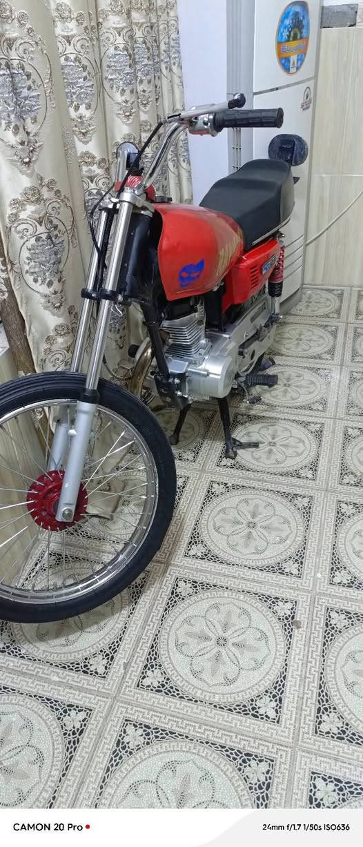 سلام عليكم شباب دراجه للبيع اربع كير 
تعمير 26 سيجي نامه شاصي كلك كلك 
سعر 550
رقمي ***********
مكان ديوانيه سنيه
