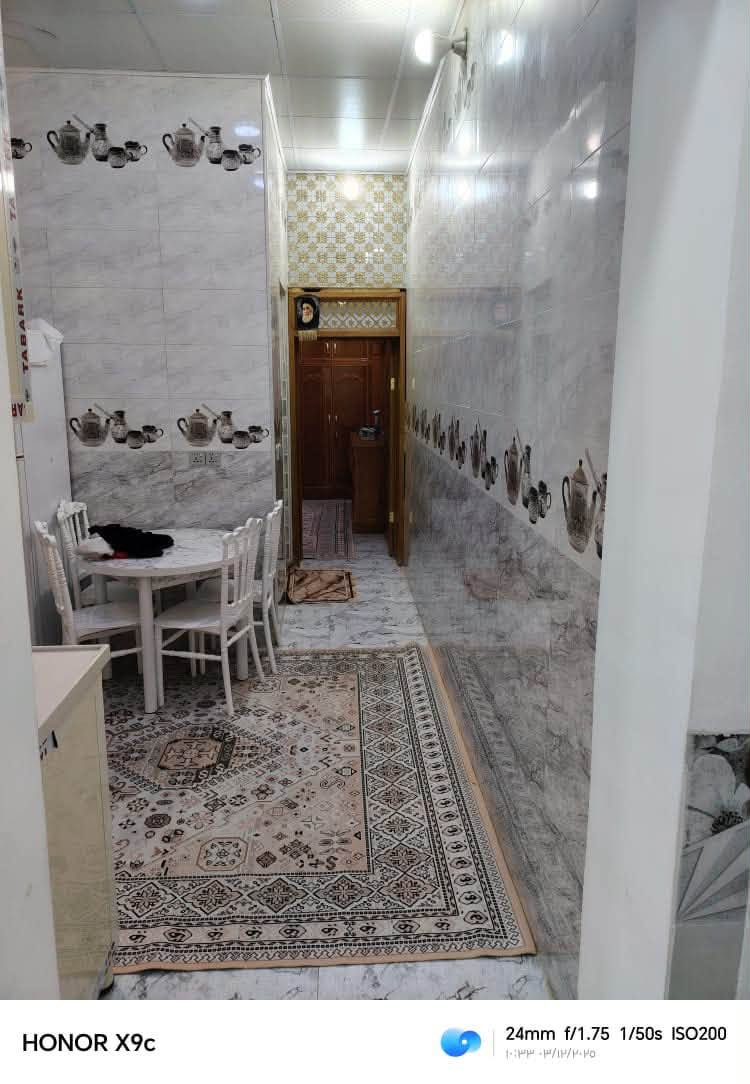 السلام عليكم دار ١٠٠ متر بحي السكان العسكري طابقين.بنا حديث جاز مفتاح مطلوب سكان ٤٤ مليون
تطلوعته ١١٥ وبي مجال  الاستفسار***********
