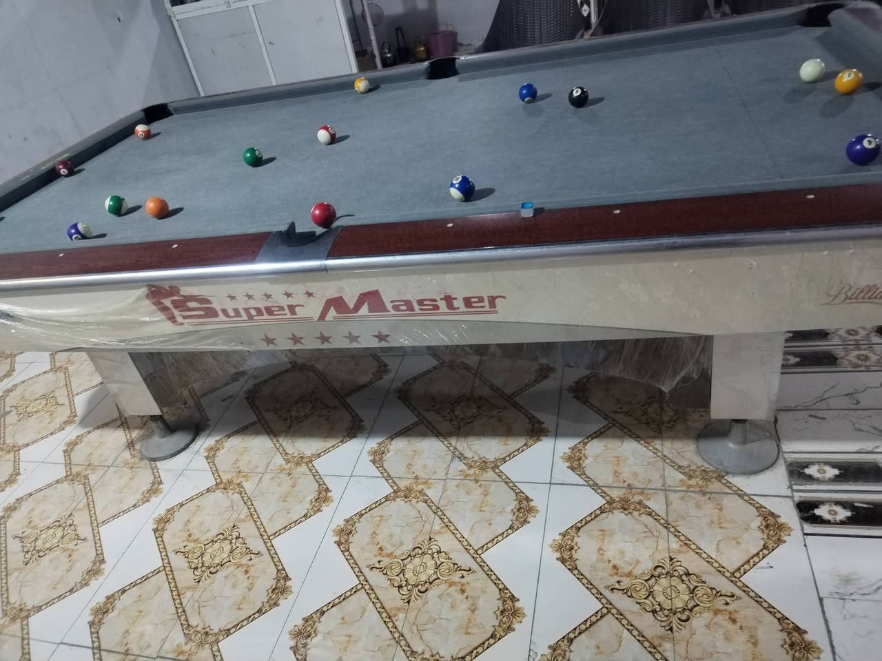 سلام عليكم
ميز بليارد سوبر ماستر دبل شاصي نظيق جدا

مع كامل ملحقاته السعر 9$ 

ديالى /بلدروز

 ***********
