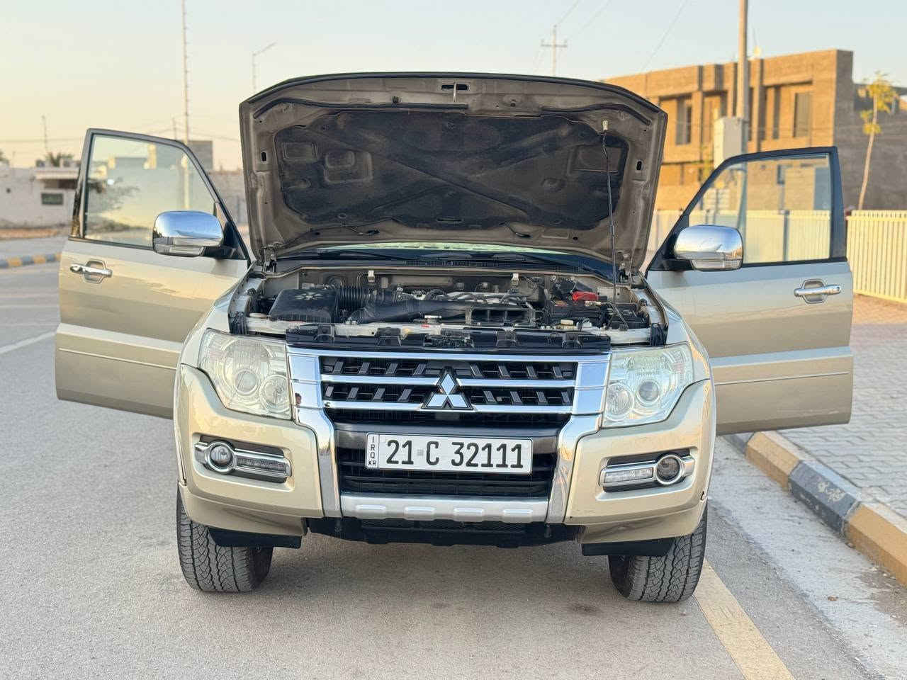 باجيرو موديل 2018 كويتي جاهزة بدون اي نقص هزة وسنوية جديدة والسيارة باسمي بيهه صبغ جاملغ خلفي فقط والبقية مكفول رقم السيارة مميز 
مكانها الكوت السعر 190 ورقة قابل للتفاوض 
للتواصل ***********

