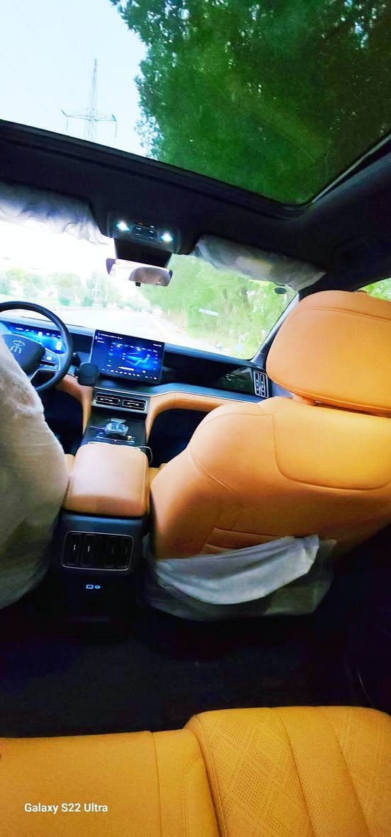 السلام عليكم ورحمة الله. وبركاته BYD SONG L 2025
فول مواصفاة لكن مو فلاكشب 
السيارة بعدها جديدة بحالة الوكالة 
ماشية 10900 
مواصفتها معروفة 
مسويلها برمجة انجكتر وكالة 
بانوراما 
5كاميرات محيطية 360 درجة  +3D +شفاف 
اوتو هلود 
رادارات 
حساسات
داش كام بلادي 
جنطة كهرباء
 جميع وضعيات القيادة + تحكم كامل من الشاشة 
مري شفت + اشارة + ترحيب 
ماساحات اوتو حساس
هي فول 
بيها شخط بالباب مقدار اصبع واصلا ممبينة بس حبيت اذكرها 
شخطها ابني بالبايسكل موضح بالصور الباقي كفالة 
رقم بغداد بأسمي 
مكاني بابل الحلة المركز 
السعر المطلوب 30 مليون دينار عراقي وبيها مجال للطيبين 
***********
