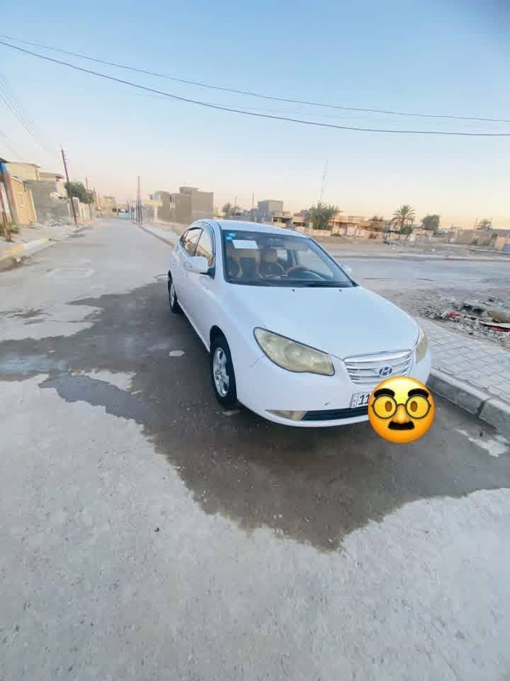 النتره 11
محرك 2000
بيه قطعه وحده بنيد تبديل 
بيه بارد 
مكان السياره بغداد 
اليوسفية 
رقم
***********
