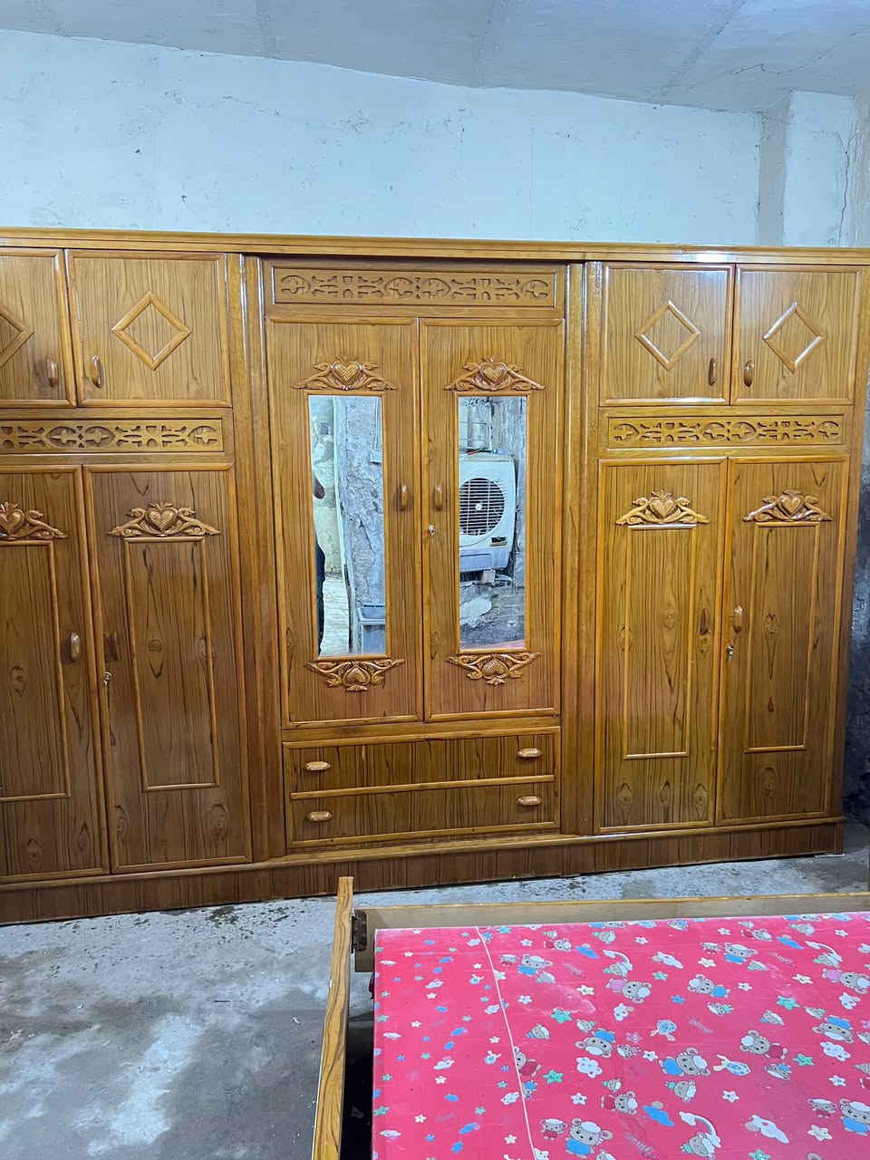 مستخدمه • نظيفه • صاج