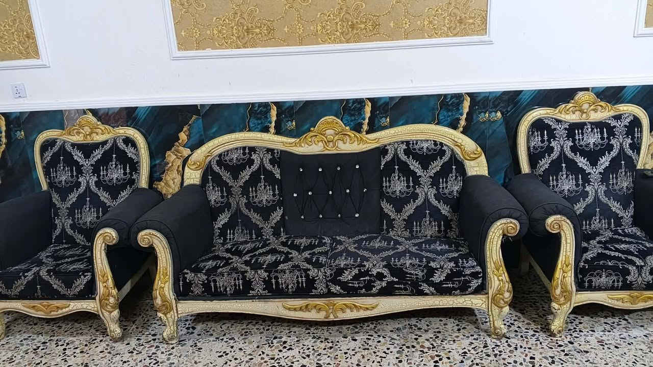 ١٠ مقاعد السعر ٣٠٠
